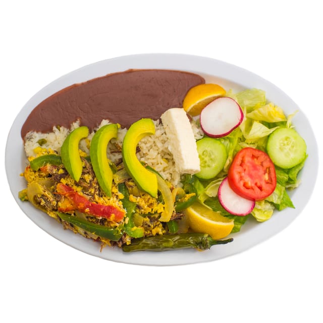 Carne Desilachada Con Huevos.