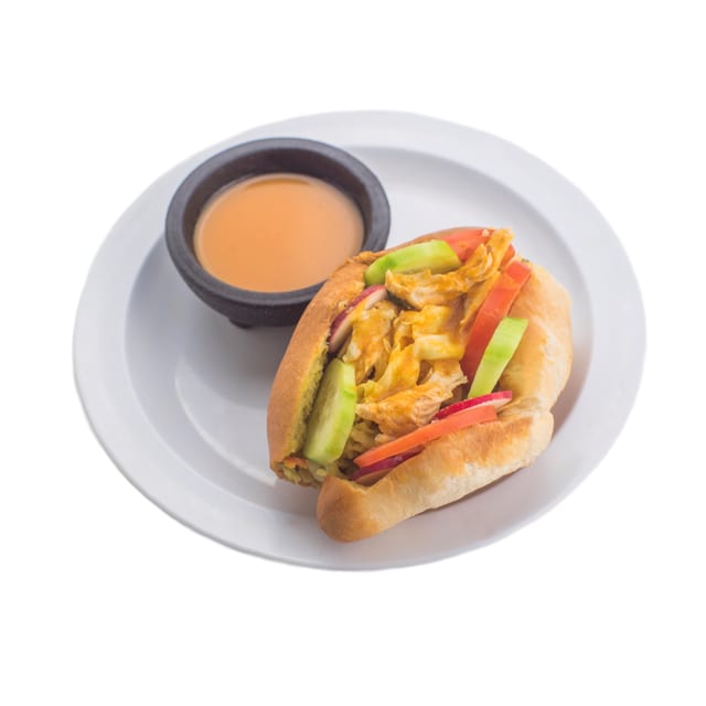 Pan Con Pollo.